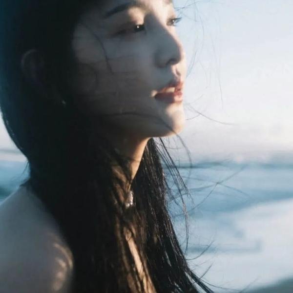 姹紫嫣红碧绿波